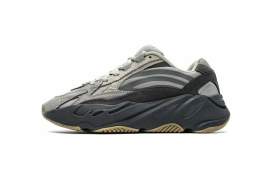 Picture of Yeezy 500 700 _SKUfw9242556935731155fw